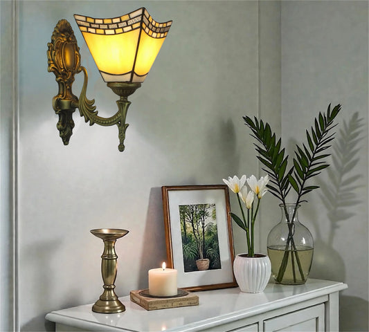 CDH Tiffany Wall Lights with 15cm Shade (26016W1)