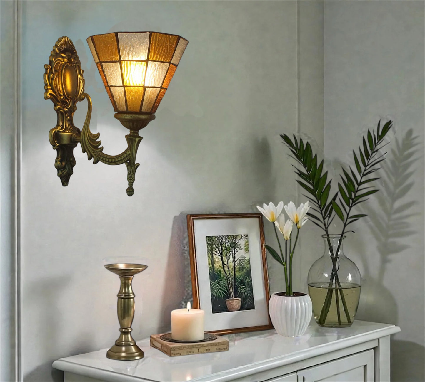 CDH Tiffany Wall Lights with 16cm Shade (26008W)