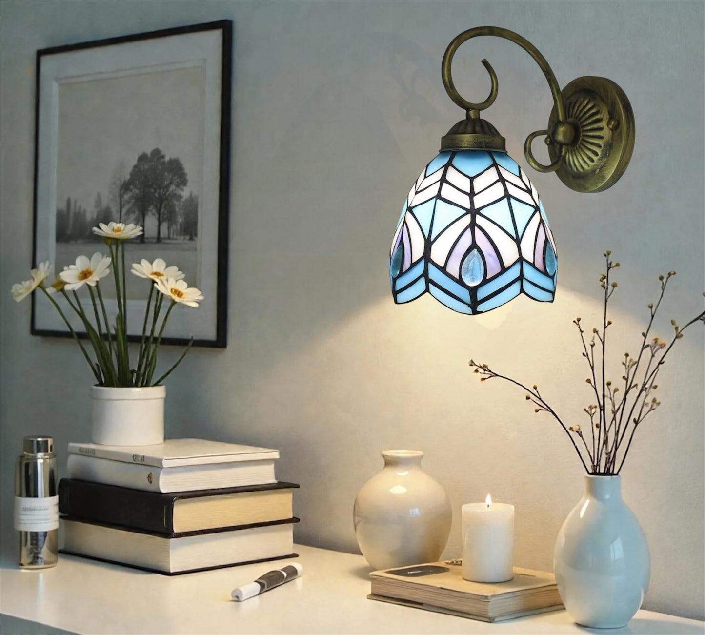 CDH Tiffany Wall Lights with 15cm Shade (15036W)