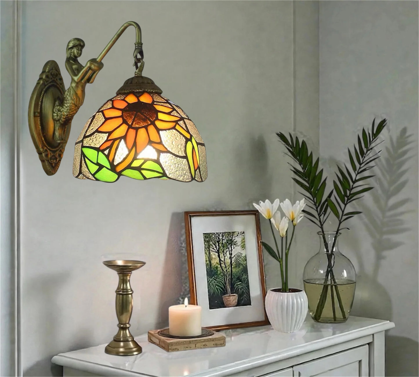 CDH Tiffany Wall Lights with 20cm Shade (12068W)