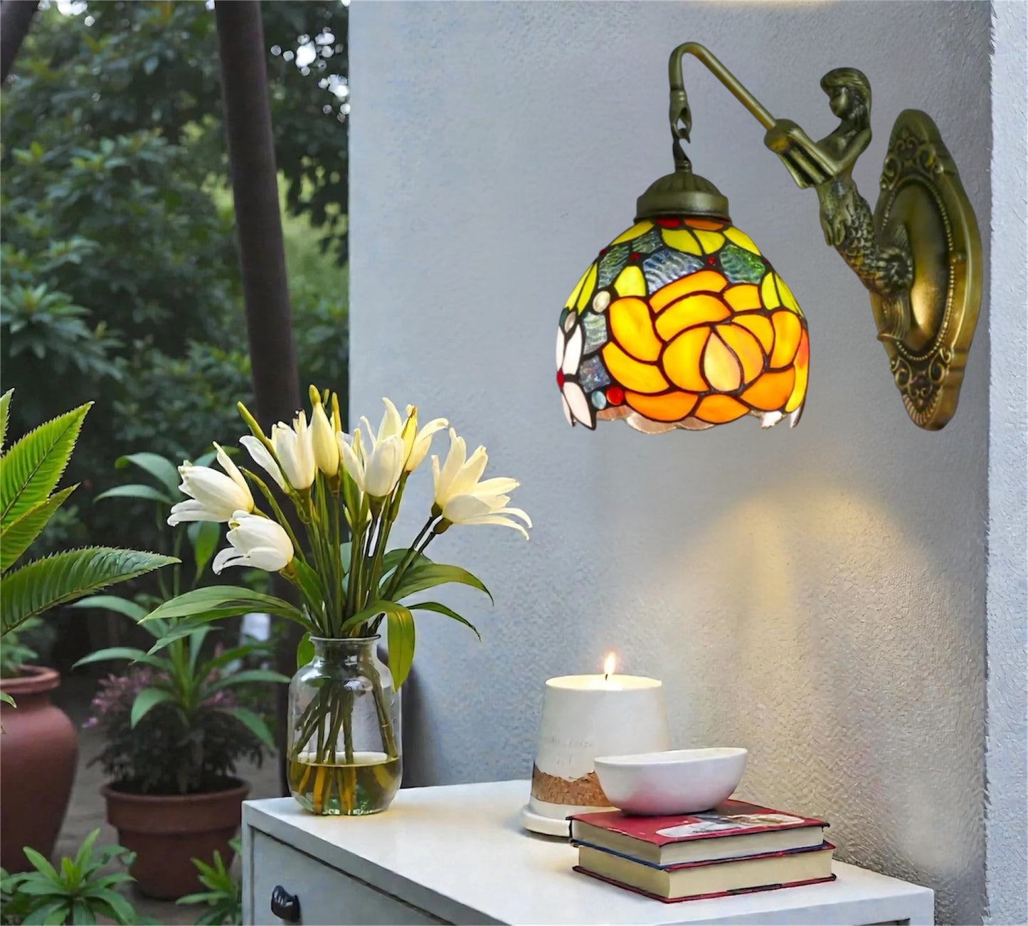 CDH Tiffany Wall Lights with 15cm Shade (15013Q)