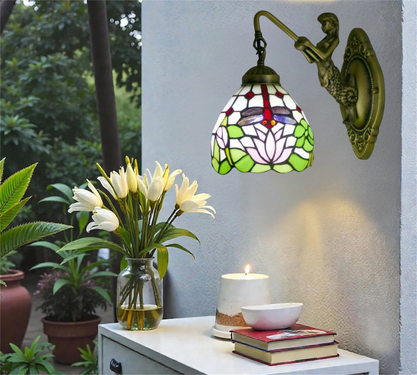 CDH Tiffany Wall Lights with 15cm Shade (12732Q)