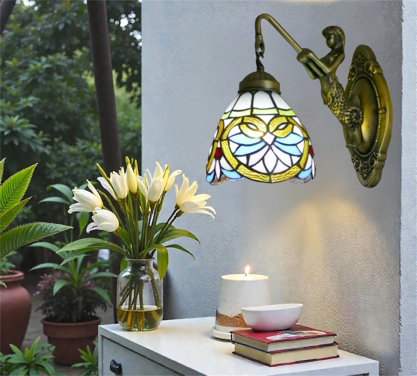 CDH Tiffany Wall Lights with 15cm Shade (12045Q)