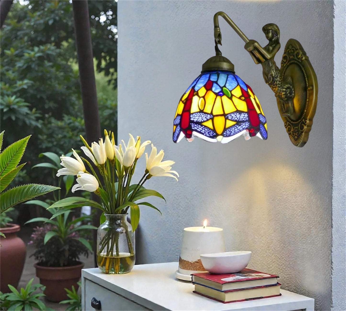 CDH Tiffany Wall Lights with 15cm Shade (12033Q)