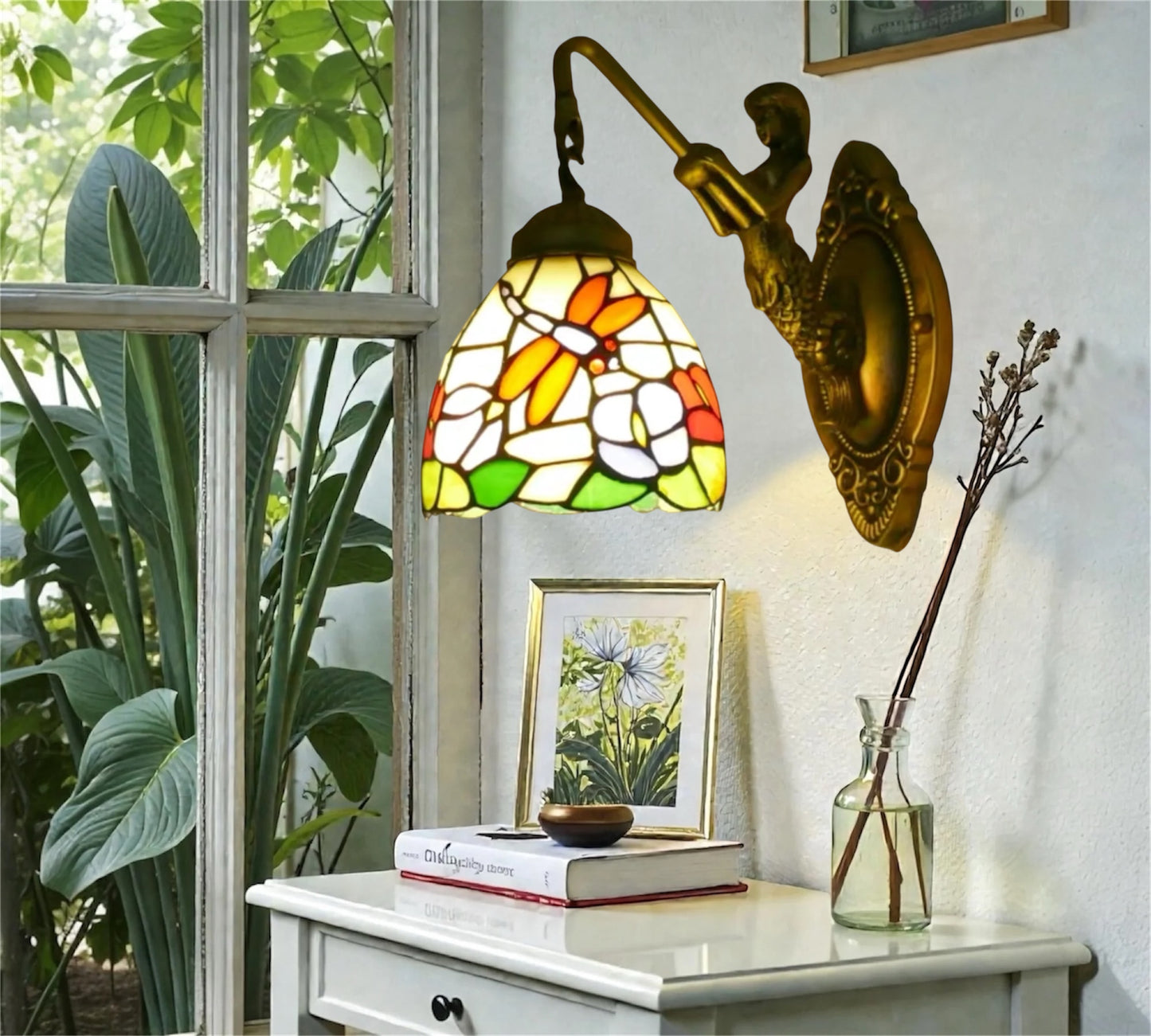 CDH Tiffany Wall Lights with 15cm Shade (12035Q1)