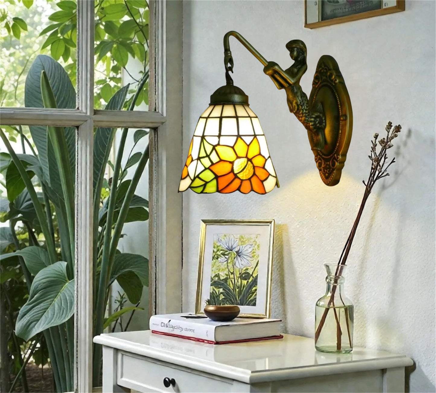 CDH Tiffany Wall Lights with 15cm Shade (12068Q)