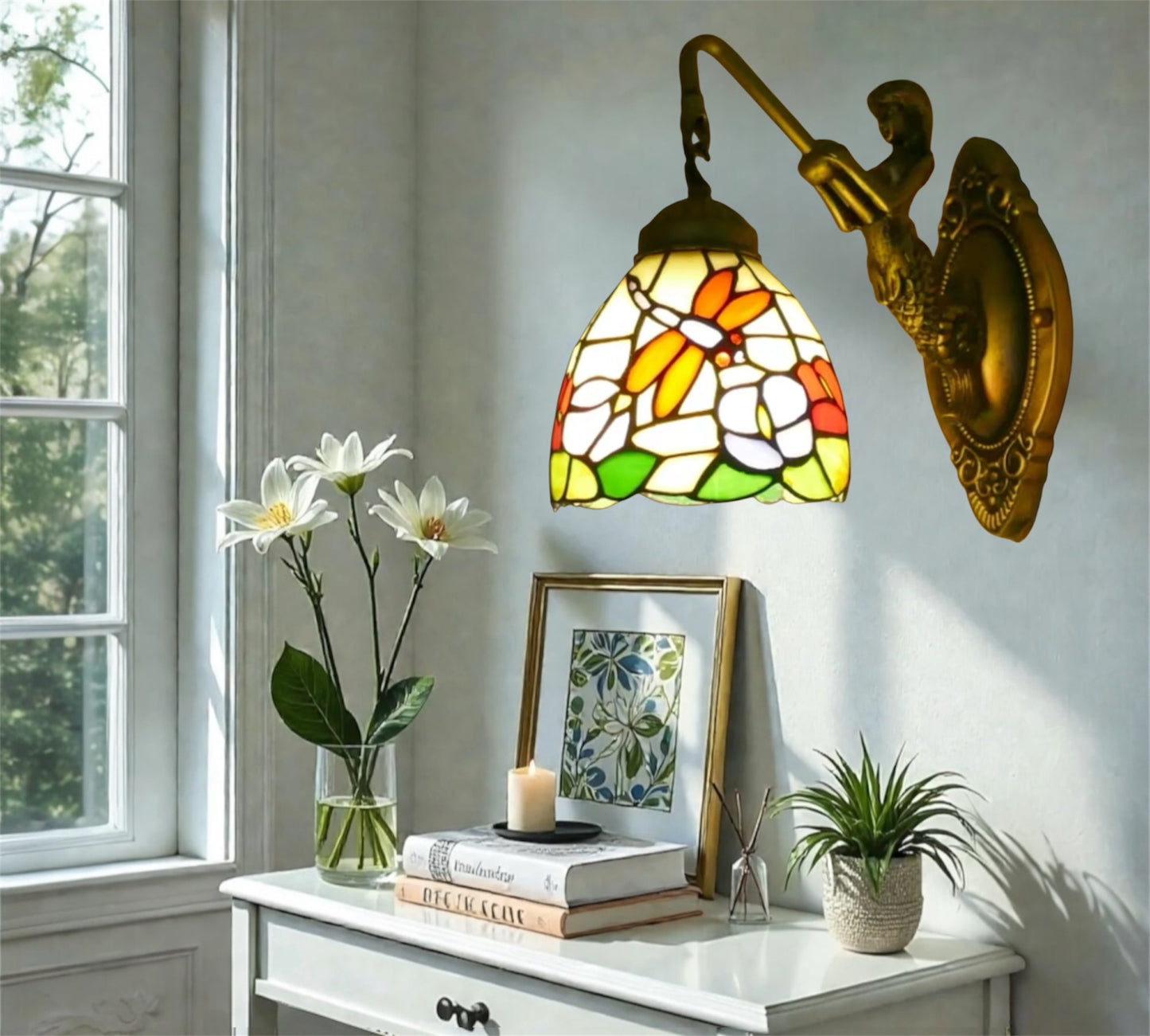 CDH Tiffany Wall Lights with 15cm Shade (12035Q1)