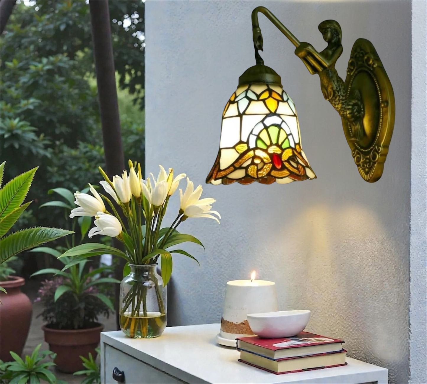 CDH Tiffany Wall Lights with 15cm Shade (12025Q)