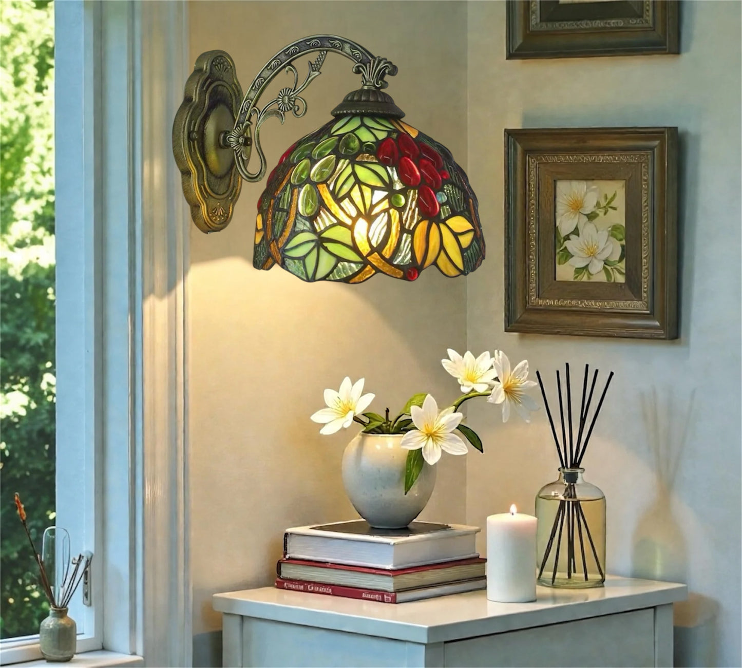 CDH Tiffany Wall Lights with 20cm Shade (15001W)