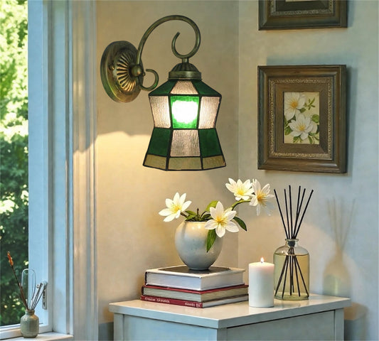 CDH Tiffany Wall Lights with 15cm Shade (12733Q)
