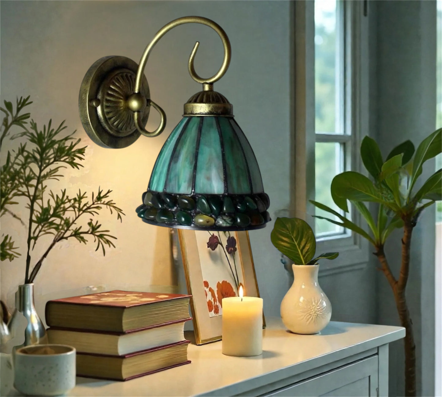 CDH Tiffany Wall Lights with 14cm Shade (26004GW)