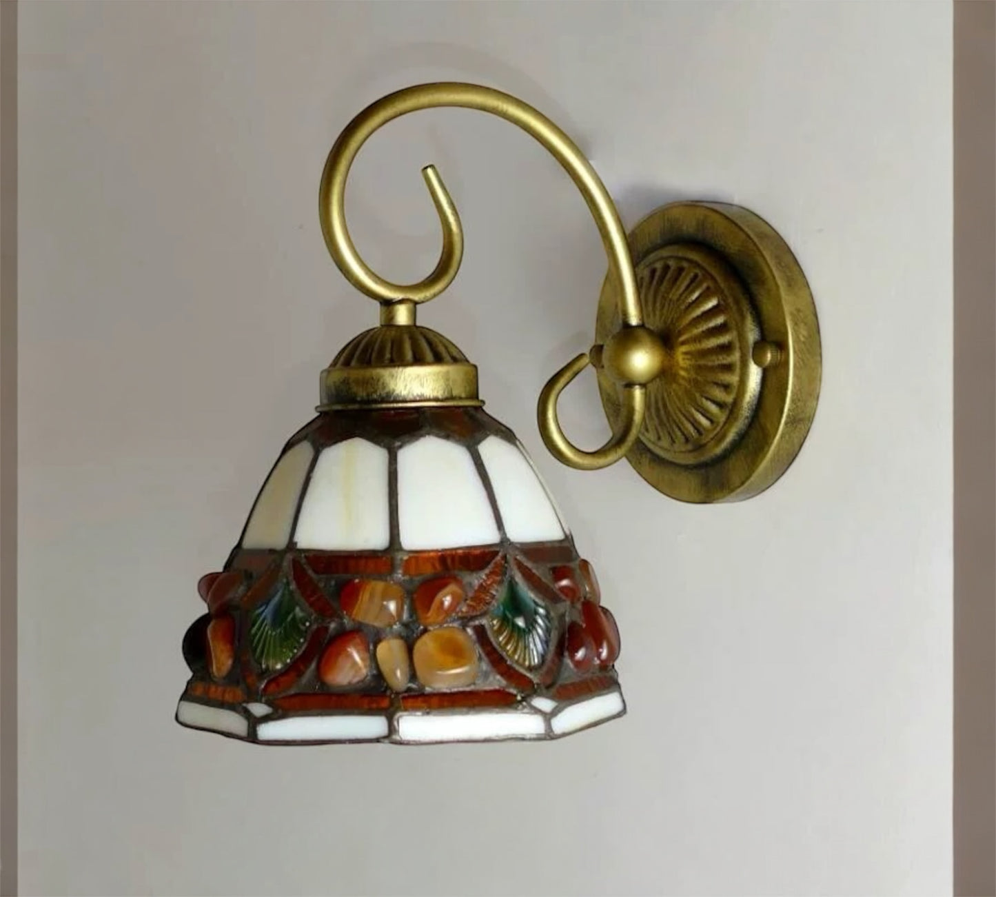 CDH Tiffany Wall Lights with 16cm Shade (26001W)